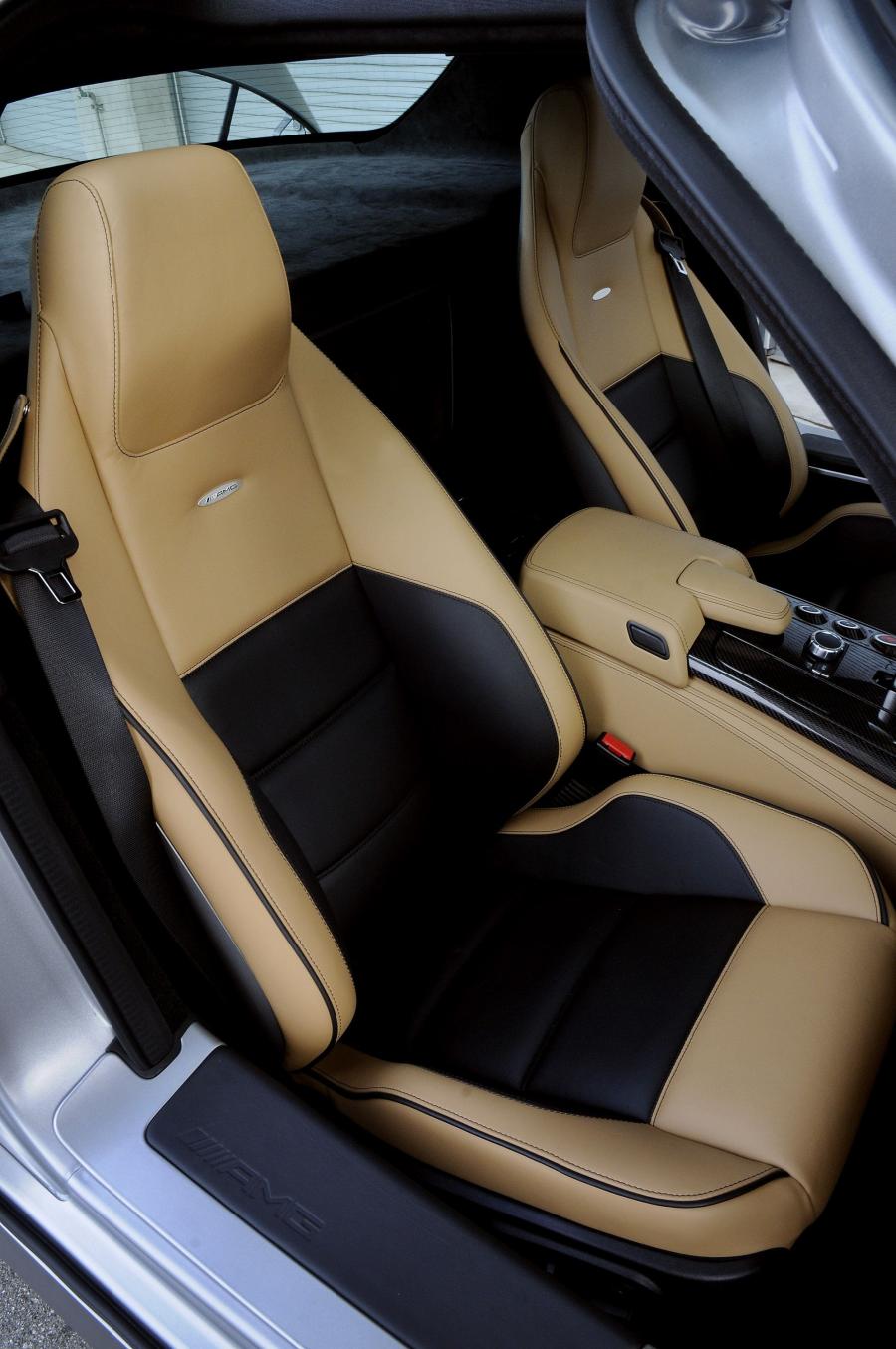  Mercedes-Benz SLS AMG 2010 года  (фото 179 из 526)